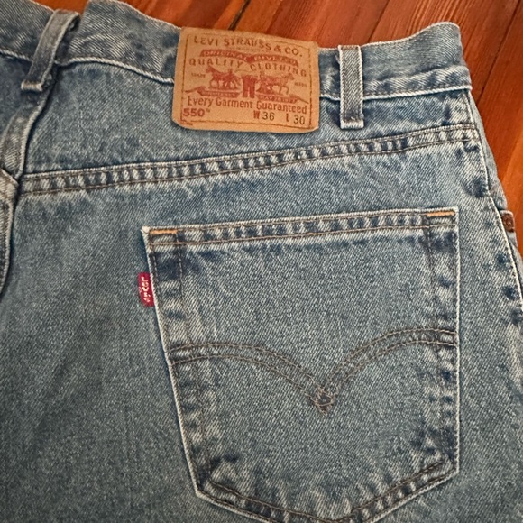 🍊 Levi’s 550 Cutoff Denim Shorts W36 Frayed Hem Vintage Wash (fits women L/XL) - Picture 10 of 10